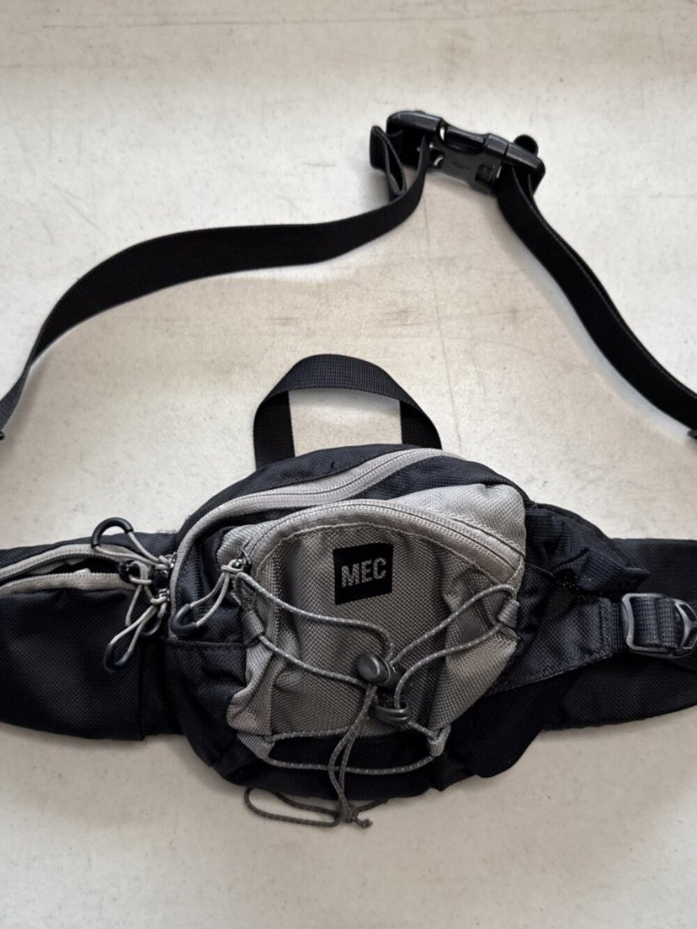 MEC Trail LT Lumbar Waist Pack Black Gray Fanny Pack Belt Bag Hiking Lightweight